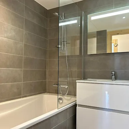 Neuf, Luxueux, Au Coeur Des Gets Avec Terrasse, Parking Securise, Proche Commerces Et Pistes. - Fr-1-623-116 Les Gets