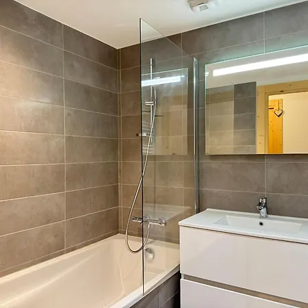 Neuf, Luxueux, Au Coeur Des Gets Avec Terrasse, Parking Securise, Proche Commerces Et Pistes. - Fr-1-623-116 *